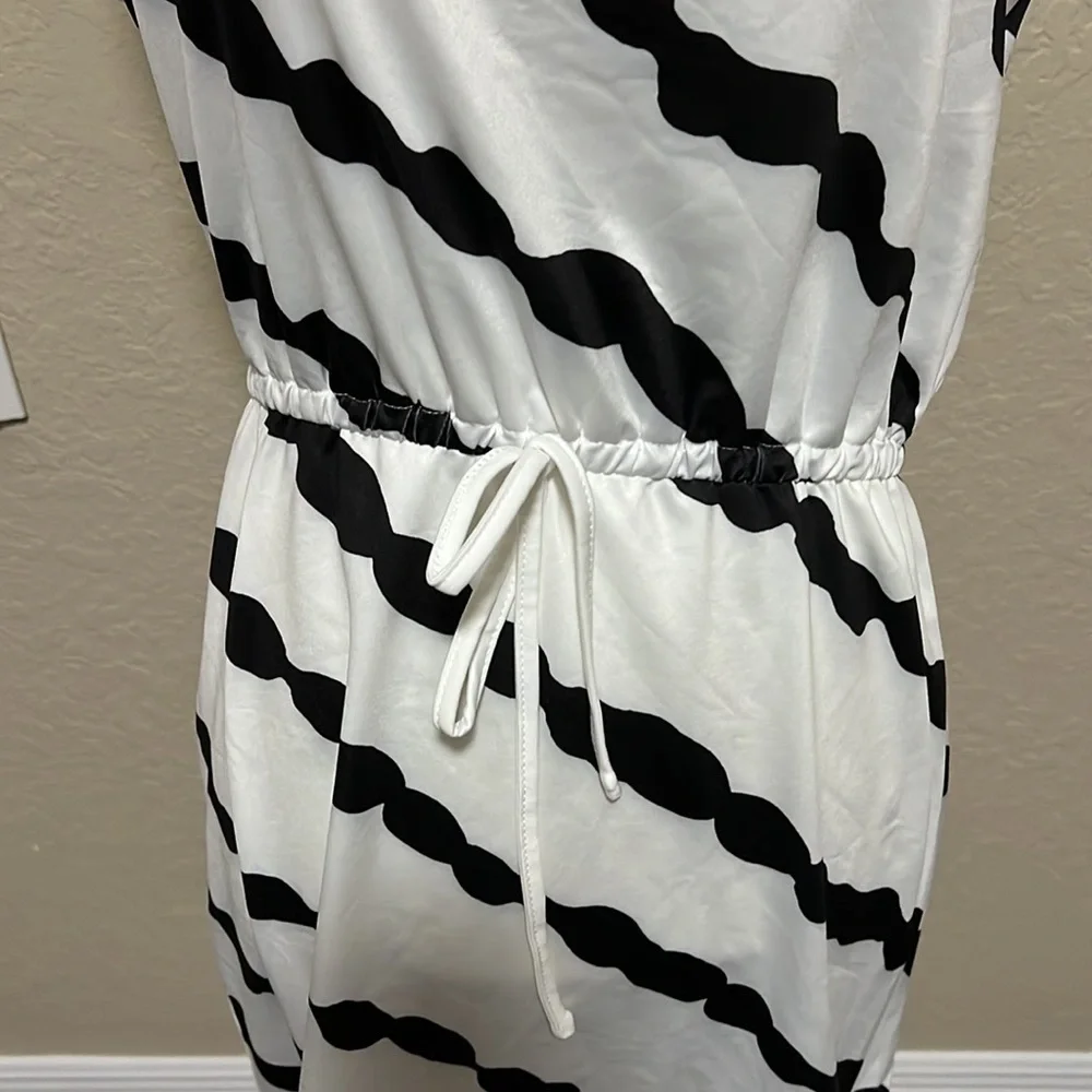 Dress - Picture 5 of 7